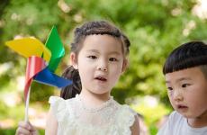 适合发一儿一女的文案 形容一儿一女幸福句子简短